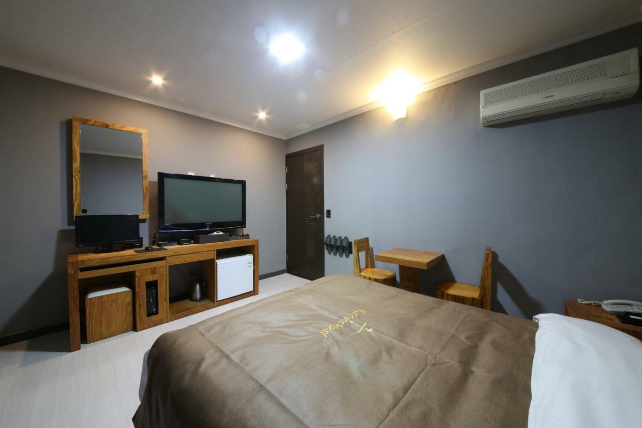 Gung Hotel Jeonju Exterior photo