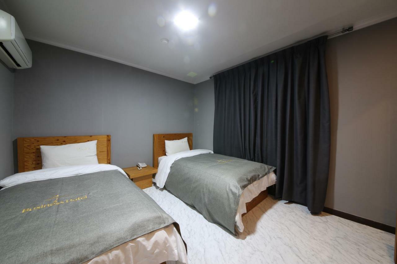 Gung Hotel Jeonju Exterior photo